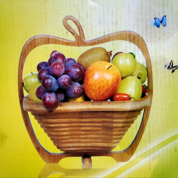 Collapsible Bamboo Fruit Basket Spiral Cut Apple Shaped Centerpiece Bowl - Picture 1 of 4
